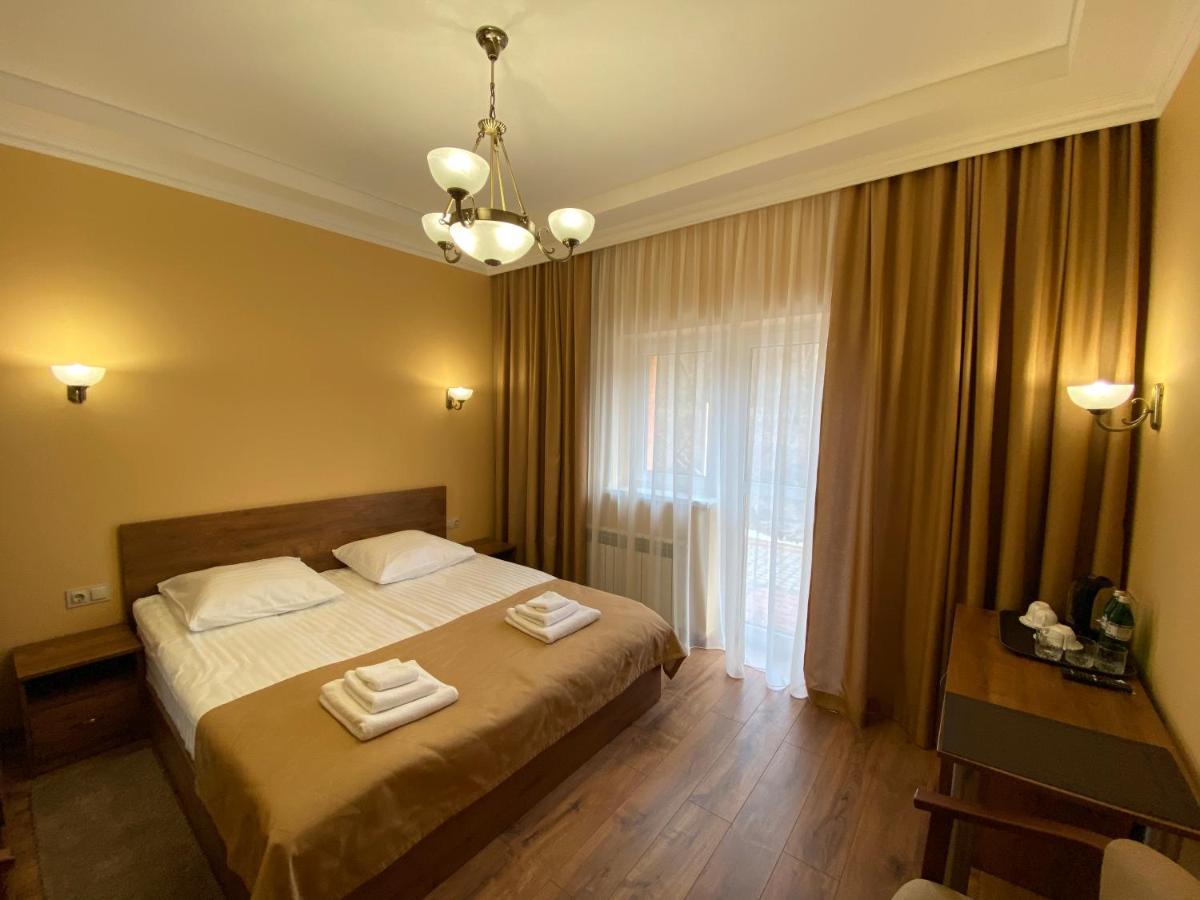 Hotel Сонячна Соната Poljana Exterior foto